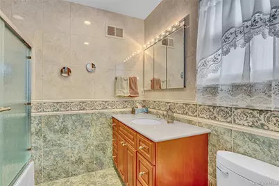 248-14 Deepdale Avenue, Little Neck, NY 11362 - Photo 10