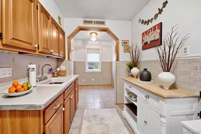 2849 E 195th Street, Bronx, NY 10461 - Photo 16