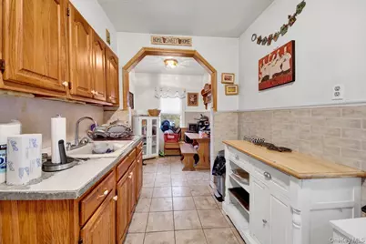 2849 E 195th Street, Bronx, NY 10461 - Photo 18