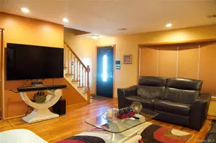 2082 Renfrew Ave, Elmont, NY 11003 - Photo 18