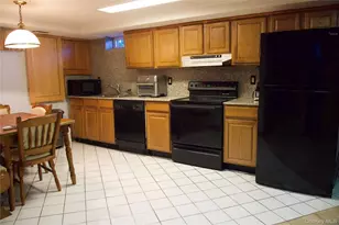 2082 Renfrew Ave, Elmont, NY 11003 - Photo 36