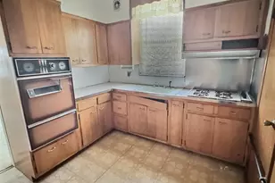 27-18 Collier Ave, Edgemere, NY 11691 - Photo 4