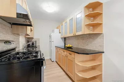 1815 Palmer Avenue #1R, Larchmont, NY 10538 - Photo 8