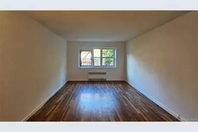 44-69 Kissena Boulevard #4M, Flushing, NY 11355 - Photo 4