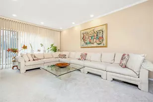 1745 Gerose Ct, East Meadow, NY 11554 - Photo 4