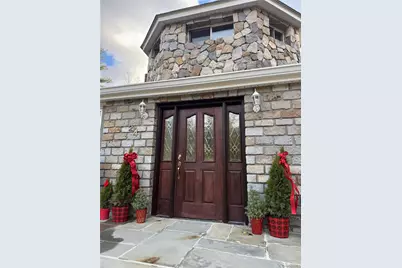 24 Old Knollwood Road, White Plains, NY 10607 - Photo 2