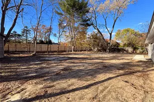 22 Harford Dr, Coram, NY 11727 - Photo 18