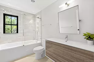 60 Franklin Ave, Quiogue, NY 11978 - Photo 10