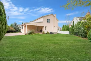 1023 Maple Ln, New Hyde Park, NY 11040 - Photo 22