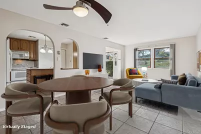 5 Fredricksburg Court, Coram, NY 11727 - Photo 6