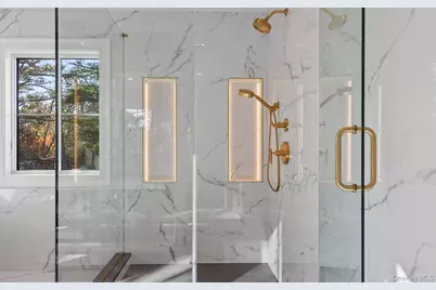 150 Milburn Lane, East Hills, NY 11577 - Photo 16