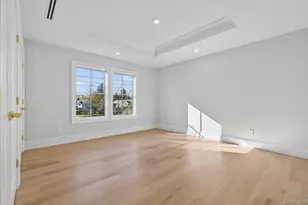 150 Milburn Ln, East Hills, NY 11577 - Photo 20