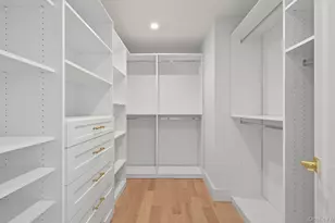 150 Milburn Ln, East Hills, NY 11577 - Photo 18