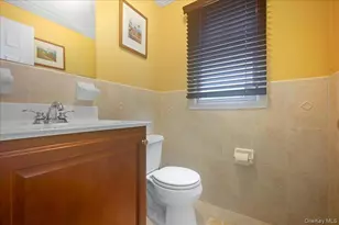 2202 Beech St, Wantagh, NY 11793 - Photo 12