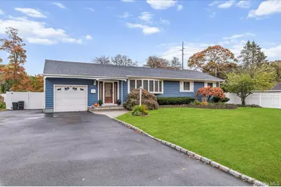 1321 Manor Lane, Bay Shore, NY 11706 - Photo 2