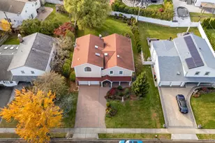 89 Nottingham Rd, Manhasset Hills, NY 11040 - Photo 32