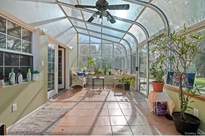 89 Nottingham Road, Manhasset Hills, NY 11040 - Photo 26