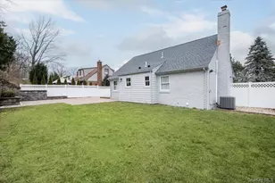 19 Sideview Dr, Oyster Bay, NY 11771 - Photo 36