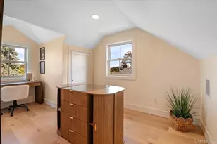 19 Sideview Dr, Oyster Bay, NY 11771 - Photo 26