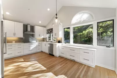 71 Clubhouse Lane, Scarsdale, NY 10583 - Photo 6