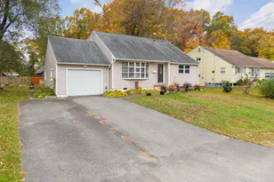 27 Appletree Dr, Saugerties, NY 12477 - Photo 2