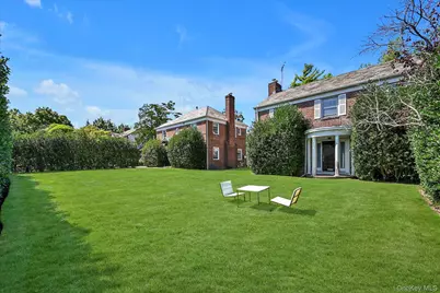 16 Beechwood Drive, Lawrence, NY 11559 - Photo 2