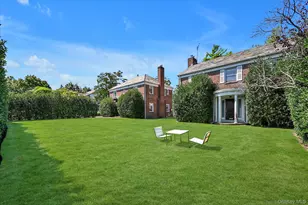 16 Beechwood Dr, Lawrence, NY 11559 - Photo 2