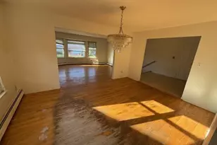 19 Carriage Rd, Roslyn, NY 11576 - Photo 4