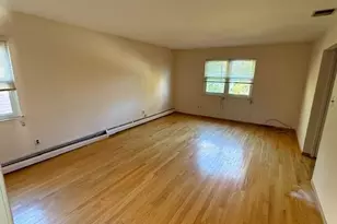 19 Carriage Rd, Roslyn, NY 11576 - Photo 8