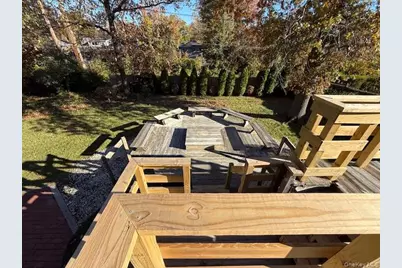 19 Carriage Road, Roslyn, NY 11576 - Photo 32