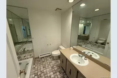 19 Carriage Road, Roslyn, NY 11576 - Photo 26