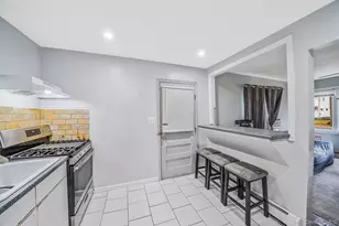 302 Auborn Ave, Shirley, NY 11967 - Photo 4