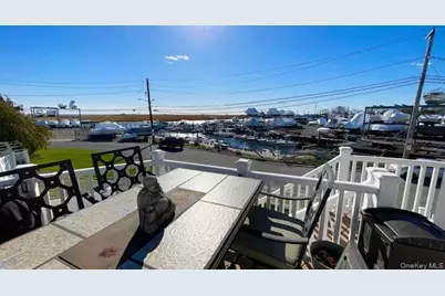 2905 Ocean Avenue, Seaford, NY 11783 - Photo 20