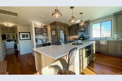 2905 Ocean Avenue, Seaford, NY 11783 - Photo 2