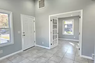 42 Oak Dr, Riverhead, NY 11901 - Photo 4