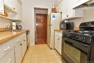 21 Normandy Village Village, Nanuet, NY 10954 - Photo 18