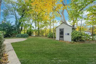 28 Glacier Dr, Smithtown, NY 11787 - Photo 34