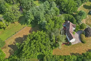 7 Dickson Ln, Bedford Corners, NY 10549 - Photo 4