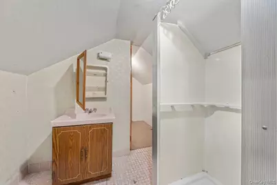 215 East 235th Street, Bronx, NY 10470 - Photo 32