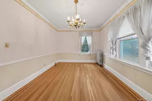 215 E 235th St, Bronx, NY 10470 - Photo 10