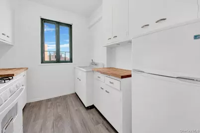 99 Metropolitan Oval #8F, Bronx, NY 10462 - Photo 2