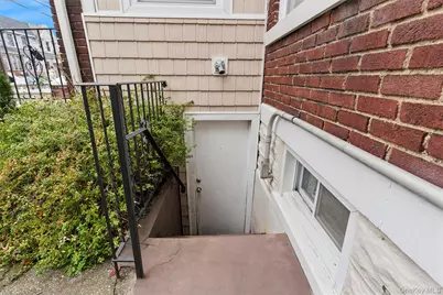 9125 90th Street, Woodhaven, NY 11421 - Photo 28