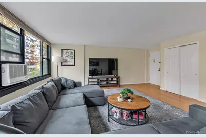 10-21 162 Street #3A, Whitestone, NY 11357 - Photo 2