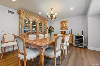 259 Ocean Avenue, Massapequa Park, NY 11762 - Photo 4