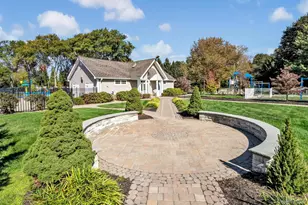 60 Herrels Cir, Melville, NY 11747 - Photo 36