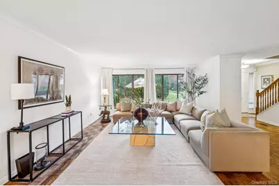 96 Acorn Ponds Drive, Roslyn, NY 11576 - Photo 6