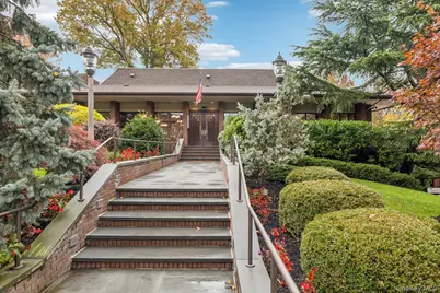 96 Acorn Ponds Drive, Roslyn, NY 11576 - Photo 30