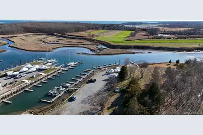 2775 W Creek Avenue, Cutchogue, NY 11935 - Photo 28