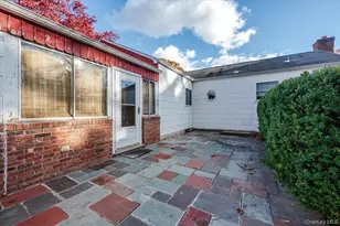 374 Port Ave, Ronkonkoma, NY 11779 - Photo 16