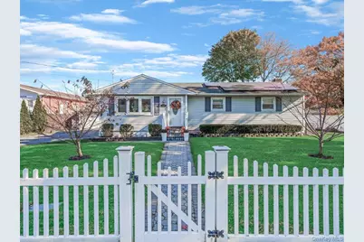 121 S 30th Street, Wyandanch, NY 11798 - Photo 2